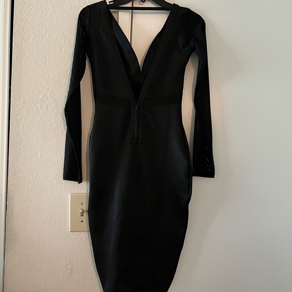 WOW couture Black Long-Sleeve V-Neck Bodycon Dress